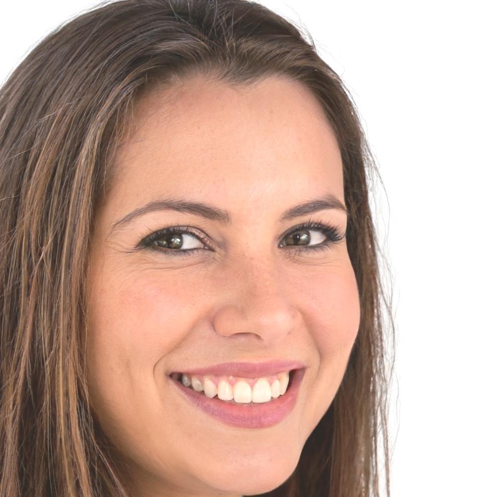 Ana García, Consultora Financiera